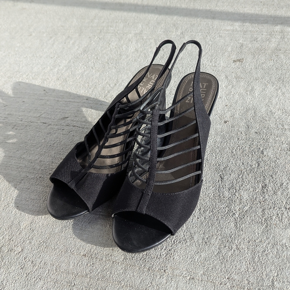 Elegant Black Slingback Sandals